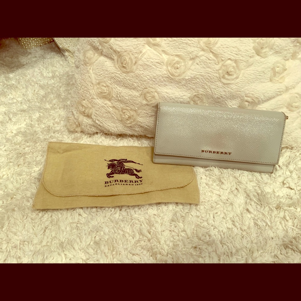 Genuine Burberry wallet - patent calf leather